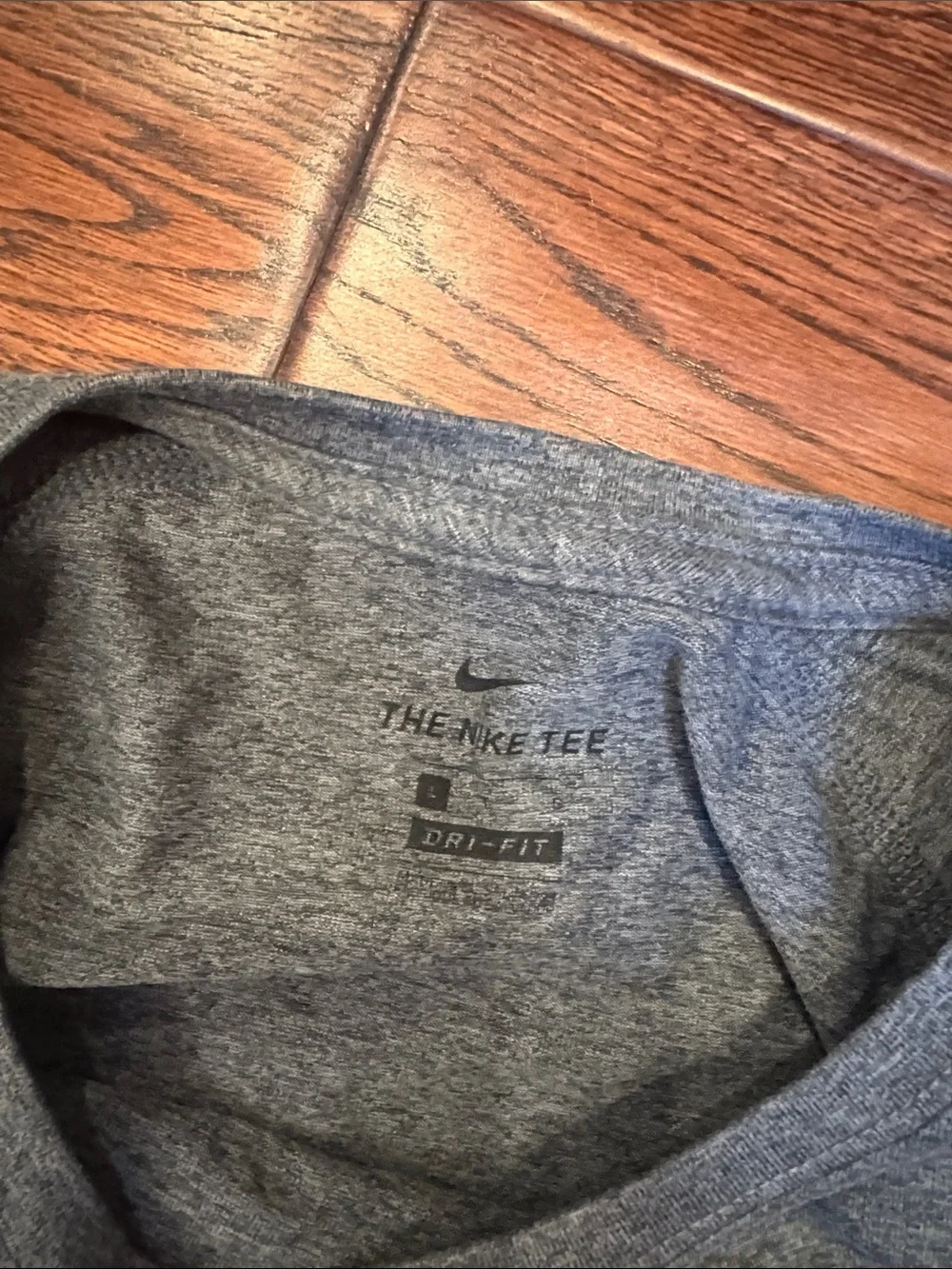 Nike Gray NWT Dri-FIT Short Sleeve Tee with Sunflower seeds baseball design YL